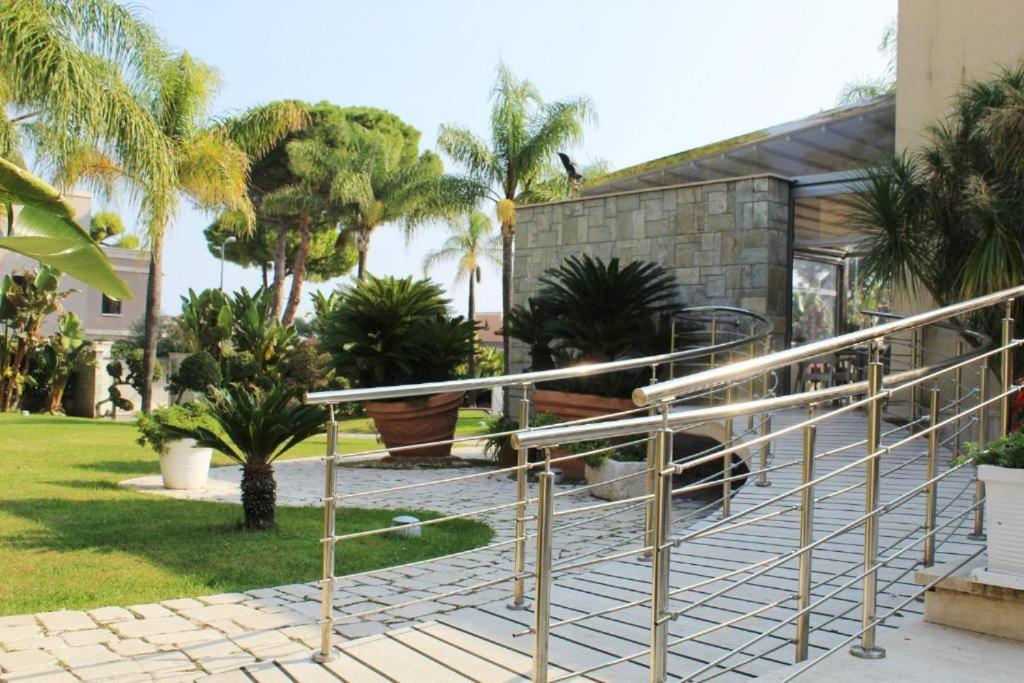 Colonna Rooms & Apartment Trani Exterior foto