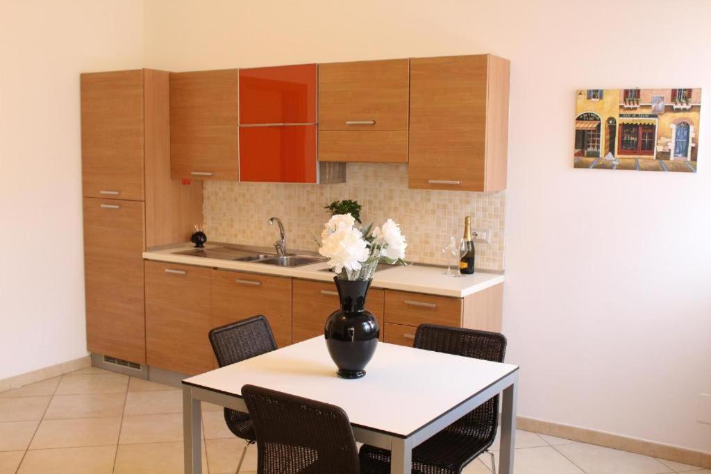 Colonna Rooms & Apartment Trani Exterior foto