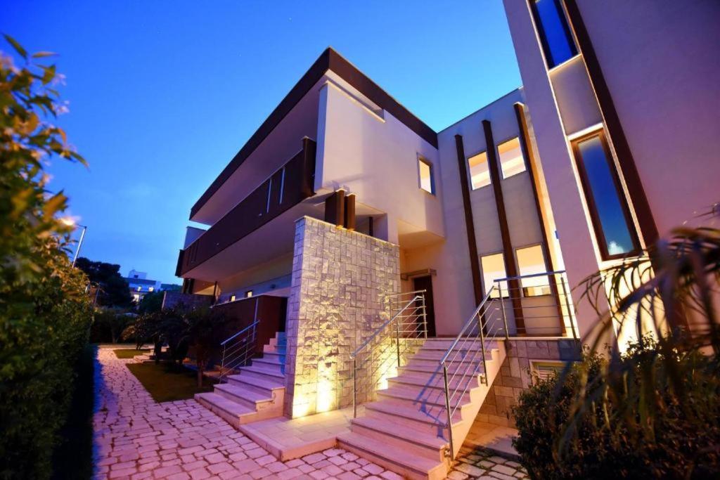 Colonna Rooms & Apartment Trani Exterior foto